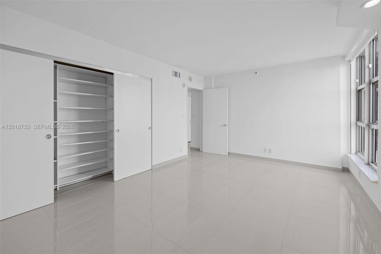 19195 NE 36th Ct , Unit 2705, Aventura, FL 33180 Photo
