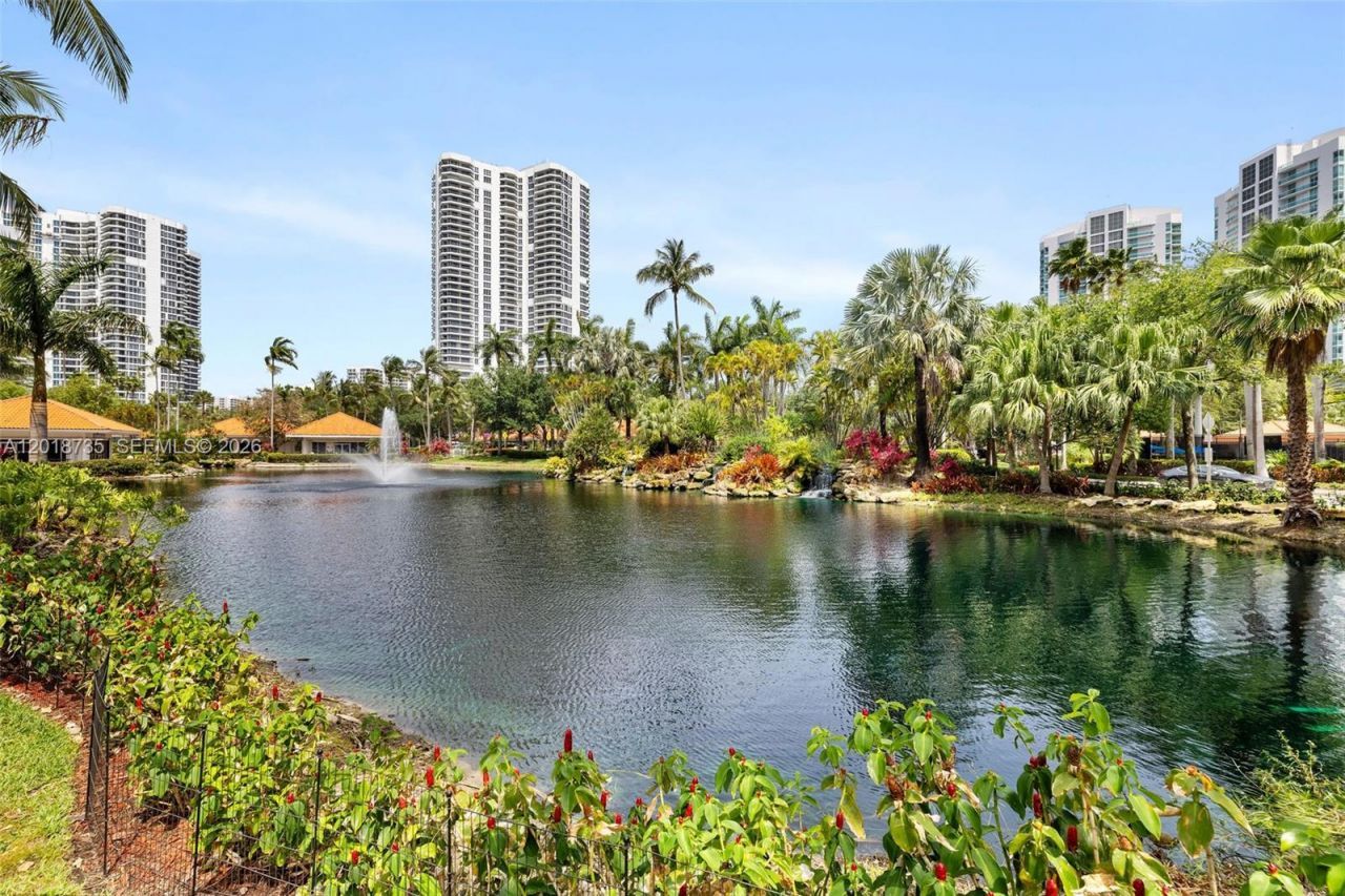 19195 NE 36th Ct , Unit 2705, Aventura, FL 33180 Photo