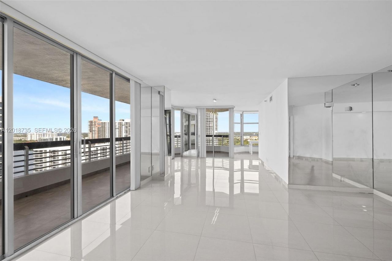 19195 NE 36th Ct , Unit 2705, Aventura, FL 33180 Photo