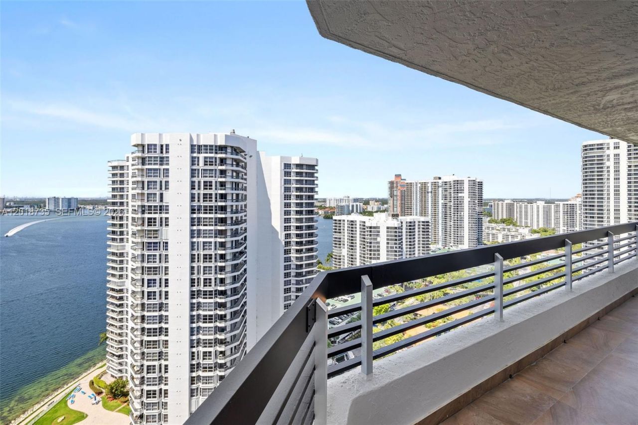 19195 NE 36th Ct , Unit 2705, Aventura, FL 33180 Photo