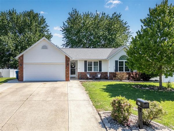913 Copper Ridge , Maryville, IL 62062