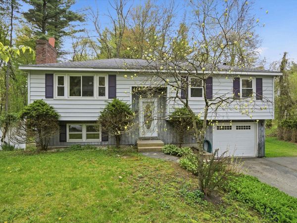 4 Timothy Lane, Hudson, NH 03051