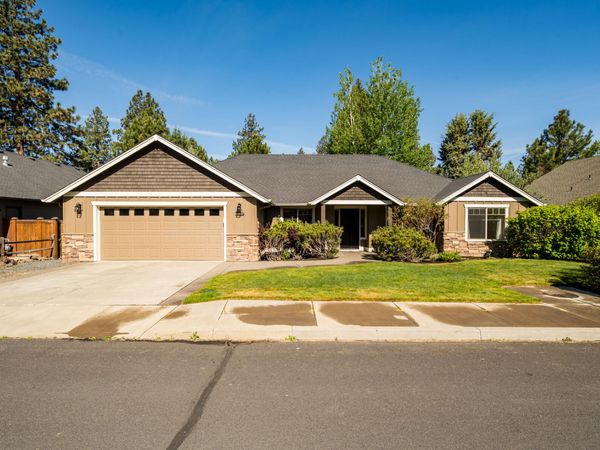 60807 Grand Targhee Drive, Bend, OR 97702