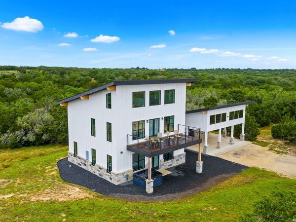 337 Colt Valley Rd, Fredericksburg, TX 78624