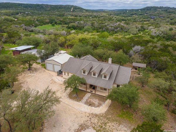 374 W County Road 2481, Hondo, TX 78861