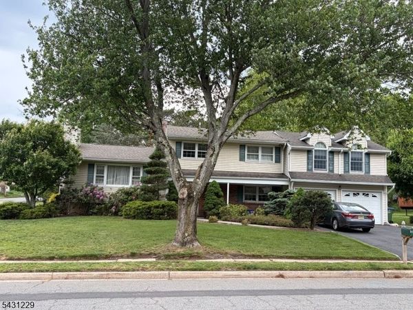 19 Annette Dr, Edison, NJ 08820