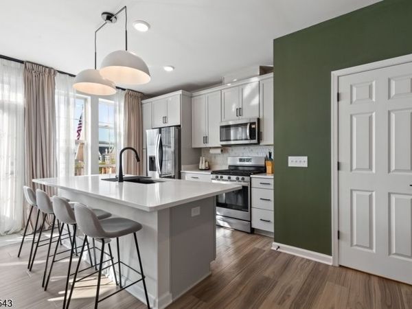 9 Arnold Dr, Wood-Ridge, NJ 07075