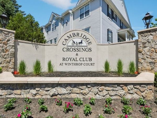 22 Devonshire Dr, Clifton, NJ 07013
