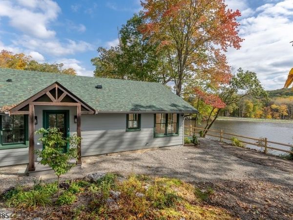 232 W Shore Dr, Hardyston, NJ 07460
