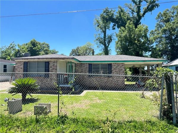 839 S GEORGE Avenue, Gonzales, LA 70737
