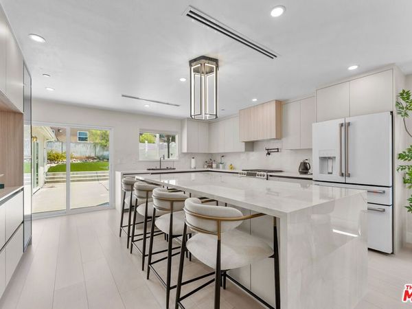 10360 Mcclemont Avenue, Tujunga, CA 91042