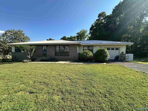 304 35th Street Nw NW, Fort Payne, AL 35967
