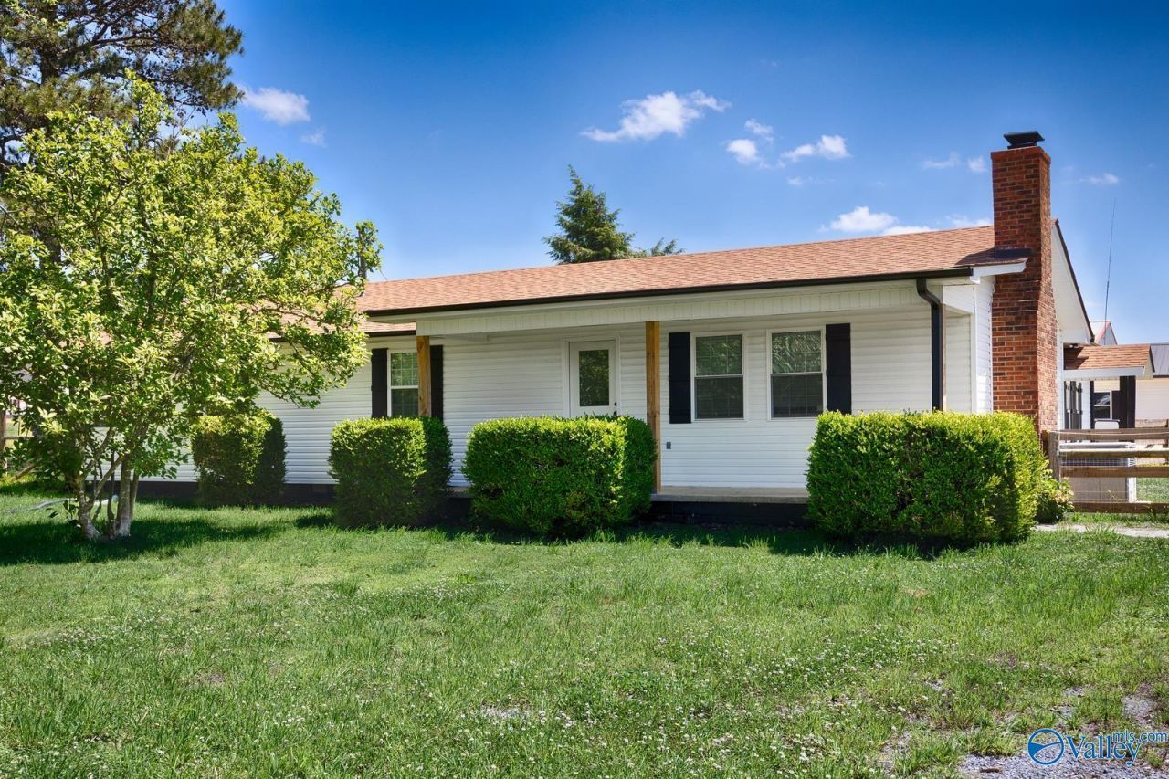 21528 Edgewood Road Athens, AL 35614