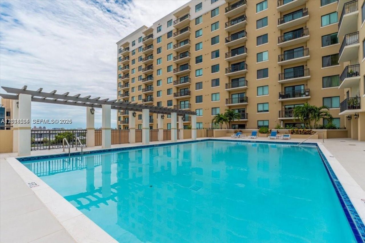 4242 NW 2nd St, Unit 1608, Miami, FL 33126 Photo