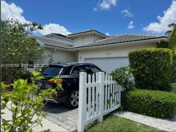 3457 NE 2nd St , Homestead, FL 33033