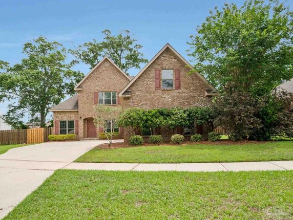 2106 Staff Dr, Cantonment, FL 32533