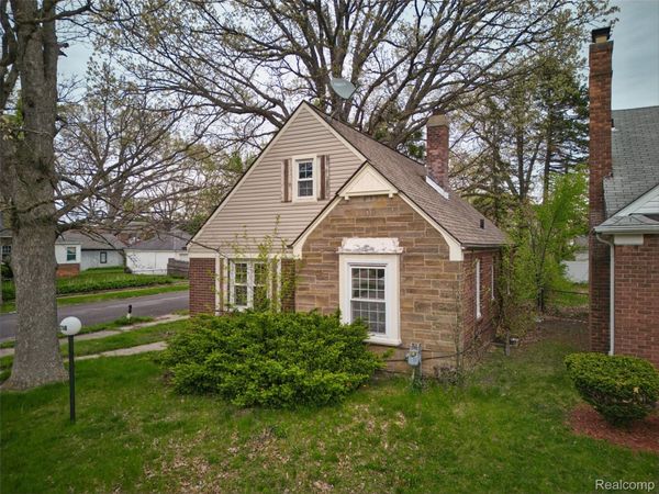 18718 Snowden Street, Detroit, Mi 48235