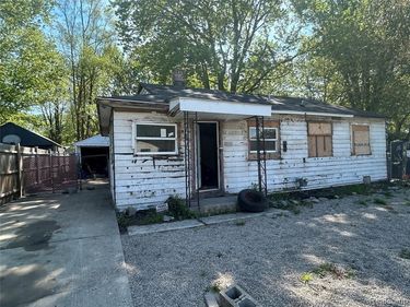 2625 Caledonia Court, Westland, MI 48186
