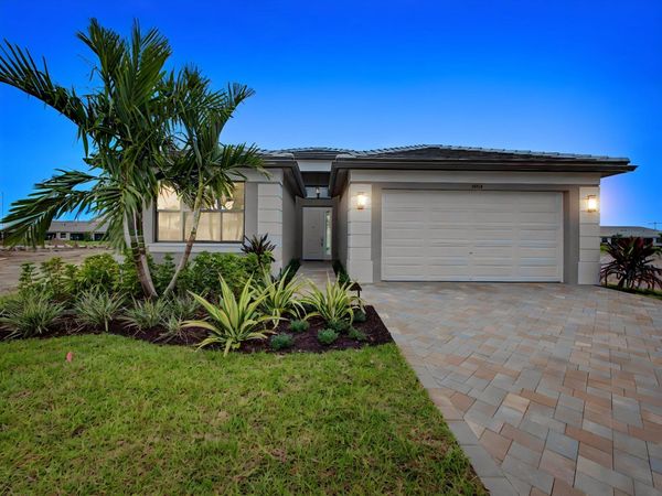 12516 SW Compass Point Drive, Port St. Lucie, FL 34987