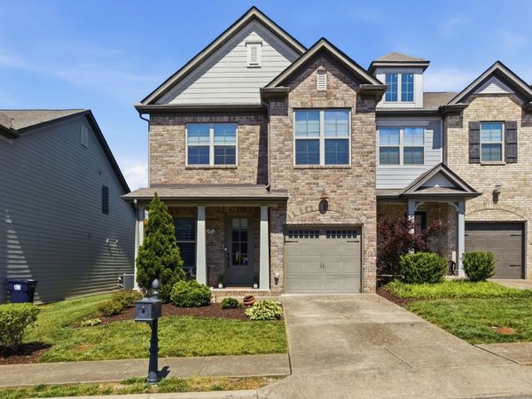 1437 Channing Dr, Thompsons Station, TN 37179