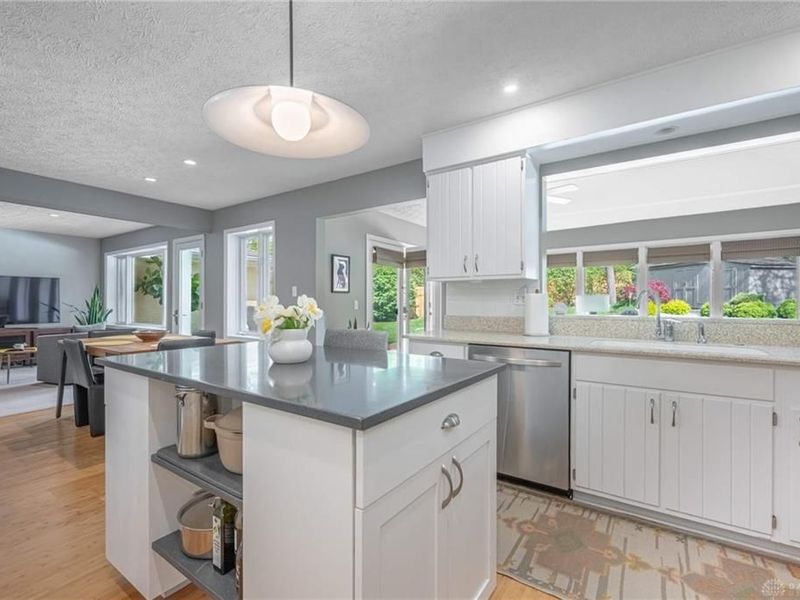 5515 Paddington Road, Washington Township, OH 45459 Photo 12