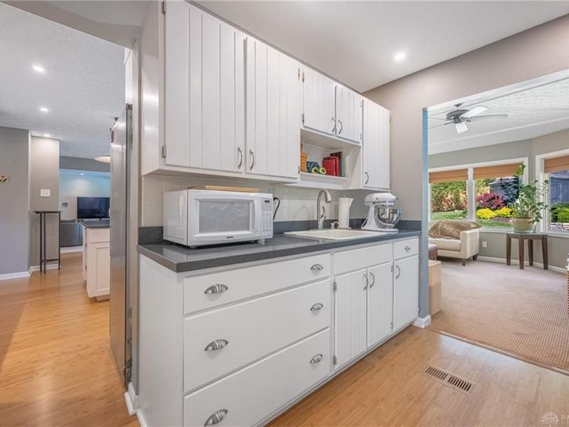 5515 Paddington Road, Washington Township, OH 45459 Photo 13