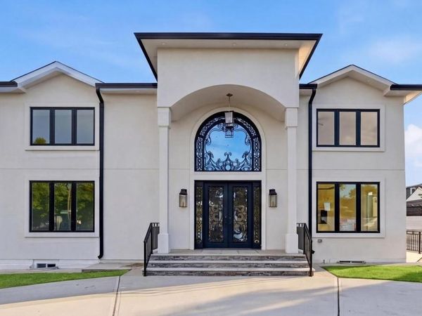 51 Sobro Avenue , Valley Stream, NY 11580