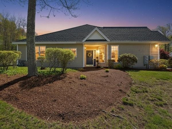 26 Summerfield Dr, Unit 17, Grafton, MA 01560