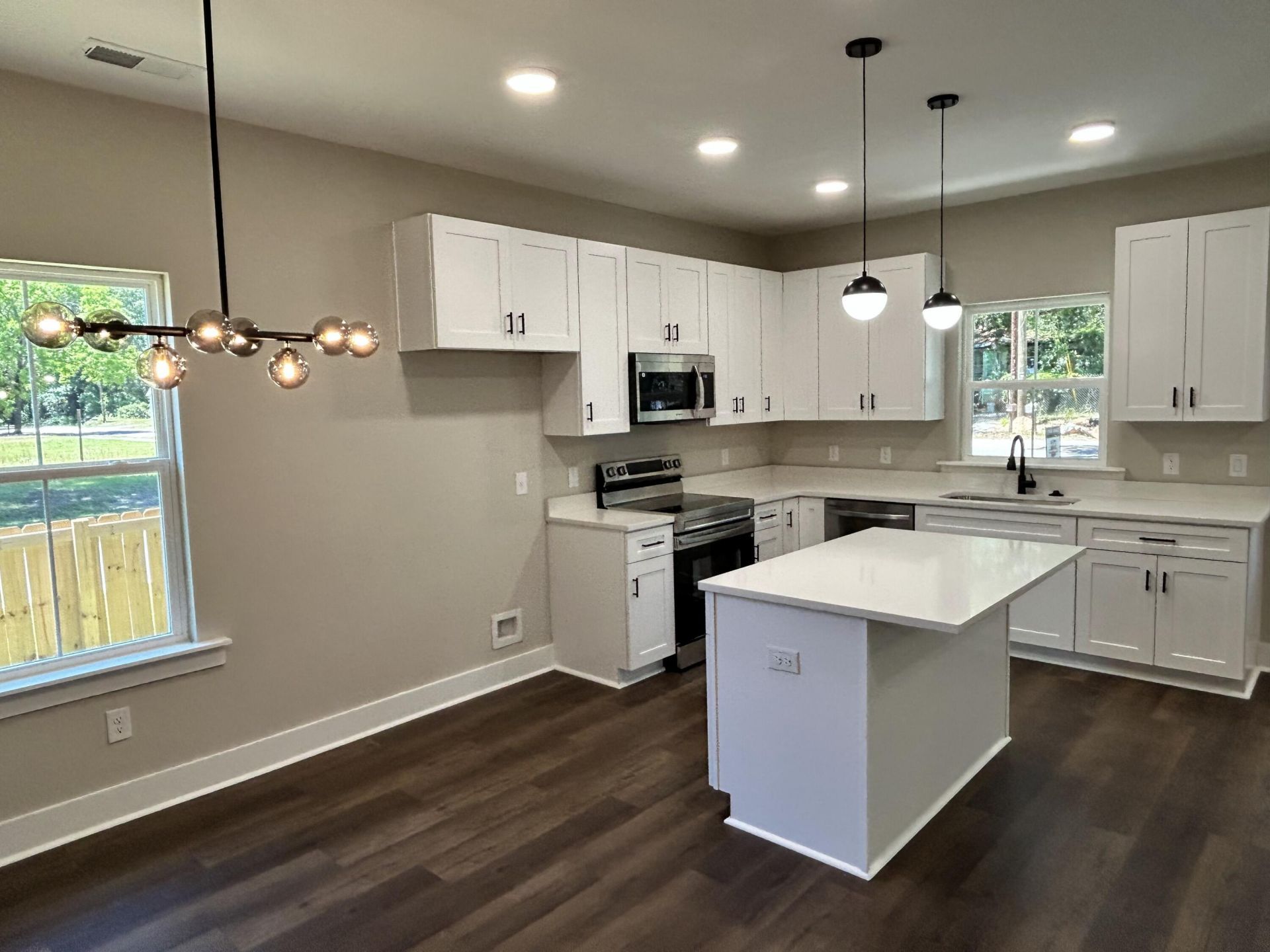 2553 Taylor Street Photo 4