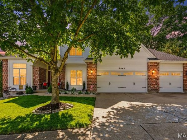 2942 Marchbanks Place , St Louis, MO 63129