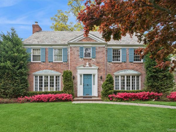 10 Westbury Road , Garden City, NY 11530