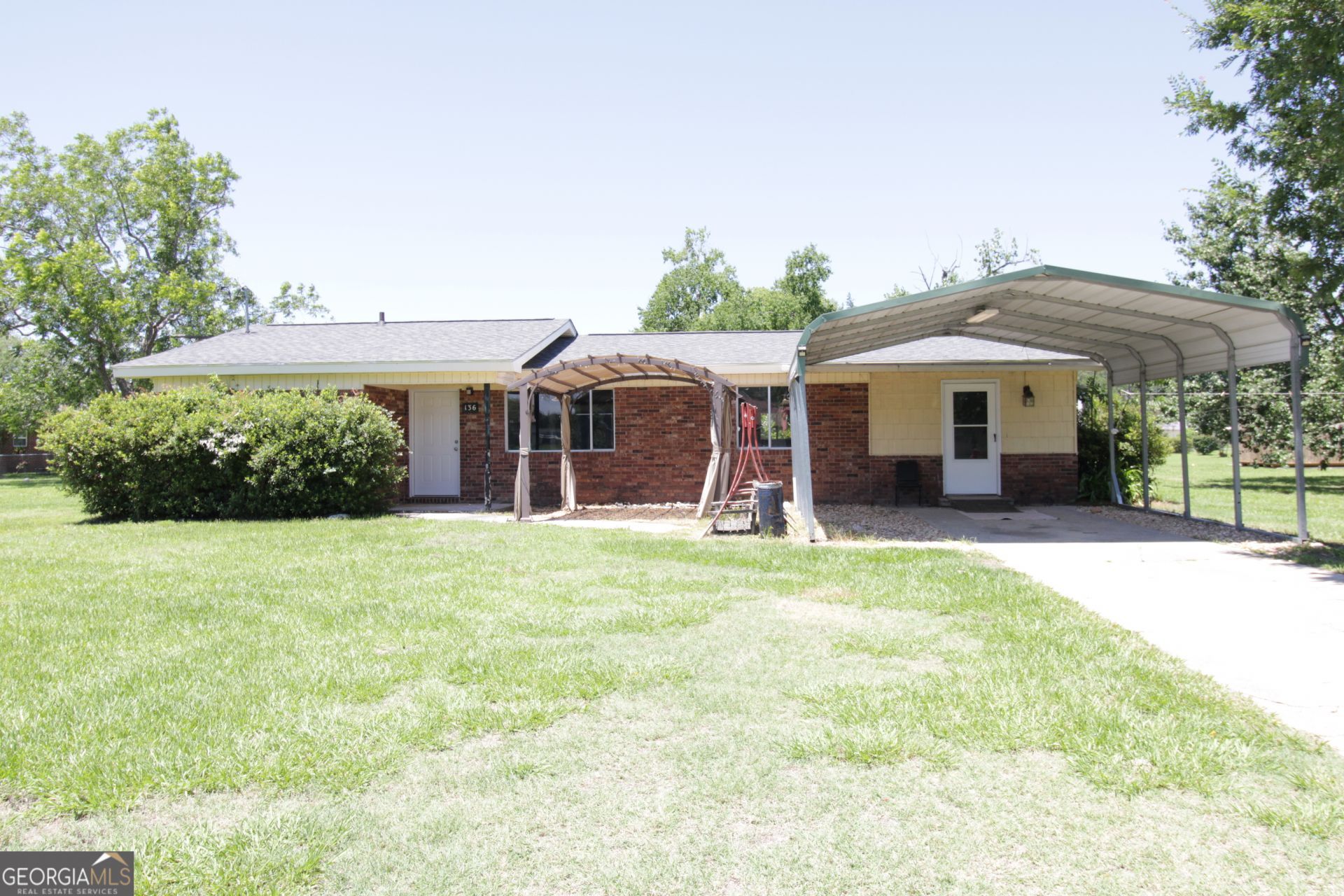136 Morris Drive, Alma, GA 31510 Main Photo
