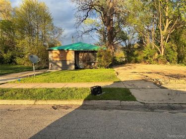14570 Trinity Street, Detroit, MI 48223