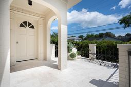 924 Ashley Avenue photo 4