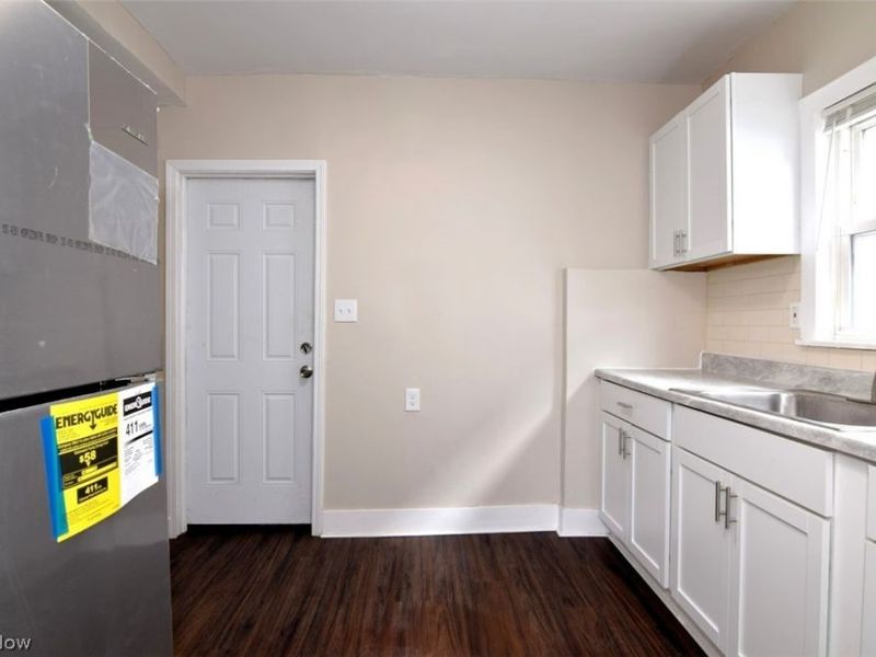 425 East 120th Street, Cleveland, OH 44108 Photo 15