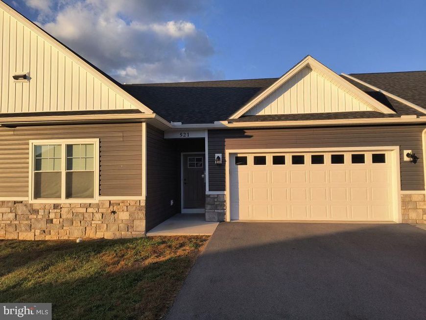 521 Shook Court E , Greencastle, PA 17225 Main Photo