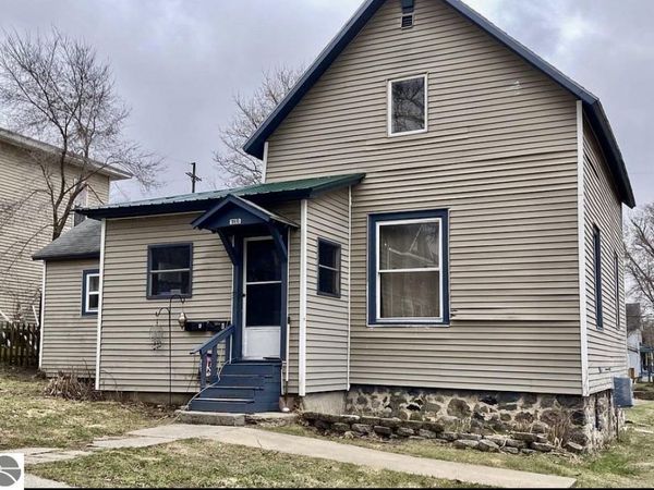 316 Bremer Street E, Cadillac, MI 49601