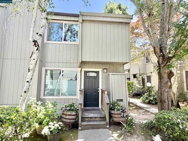 111 Ascot Ct, Unit C, Moraga, CA 94556