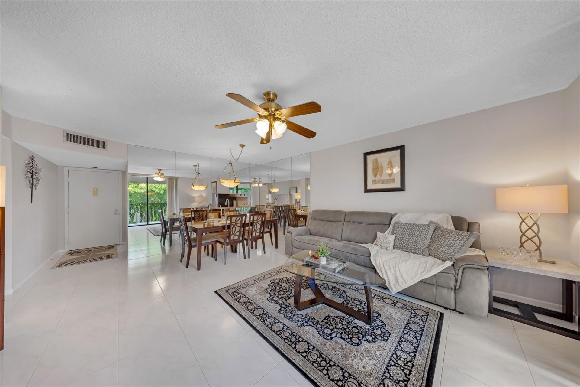 5250 Las Verdes Circle, Unit 317, Delray Beach, FL 33484 Photo