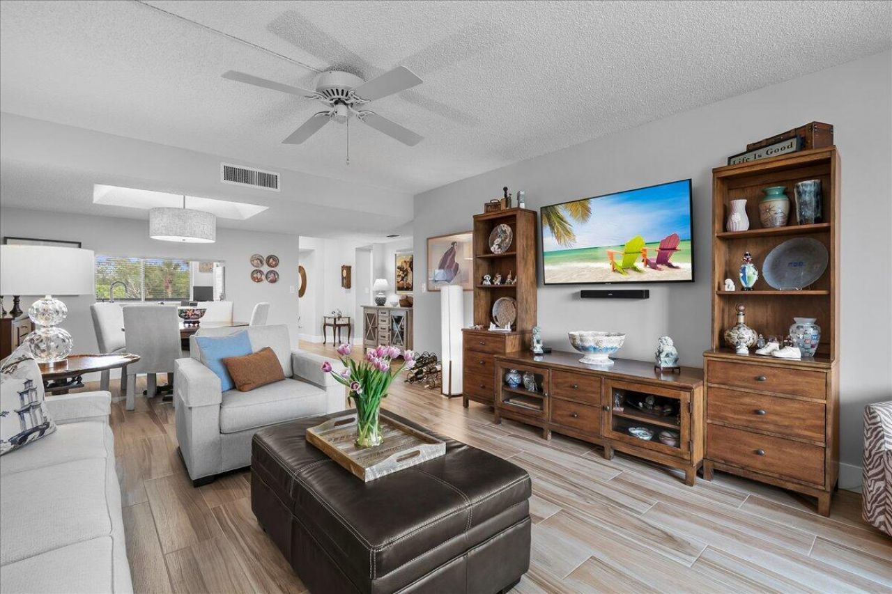 6698 10th Avenue N, Unit 305, Lake Worth, FL 33461 Photo