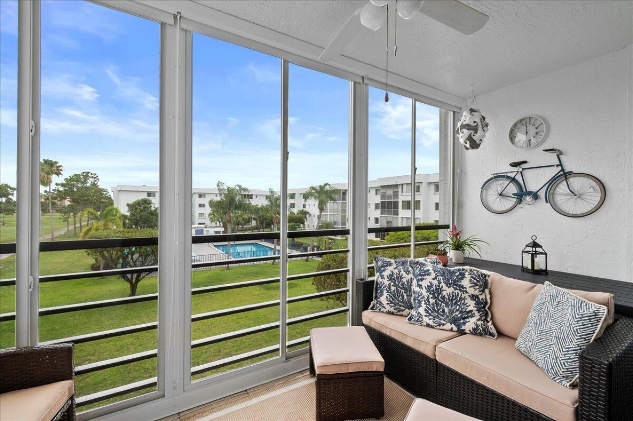 6698 10th Avenue N, Unit 305, Lake Worth, FL 33461 Photo