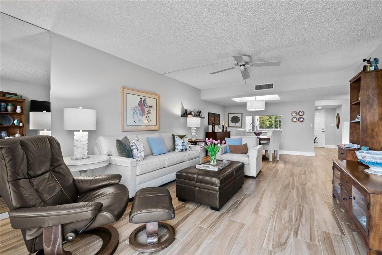 6698 10th Avenue N, Unit 305, Lake Worth, FL 33461 Photo