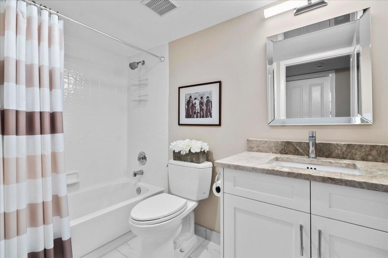 6698 10th Avenue N, Unit 305, Lake Worth, FL 33461 Photo
