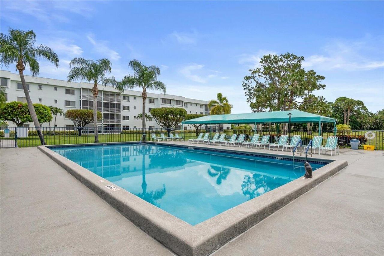 6698 10th Avenue N, Unit 305, Lake Worth, FL 33461 Photo