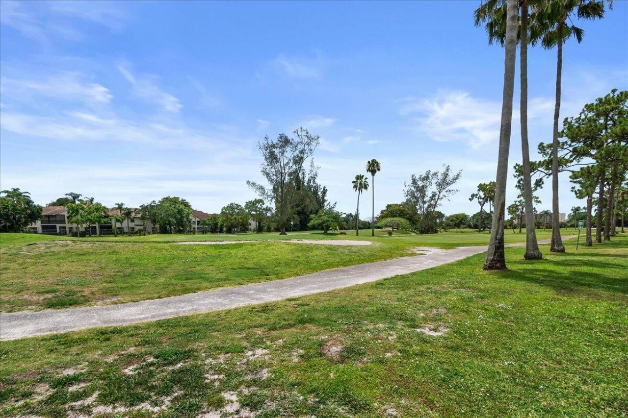 6698 10th Avenue N, Unit 305, Lake Worth, FL 33461 Photo