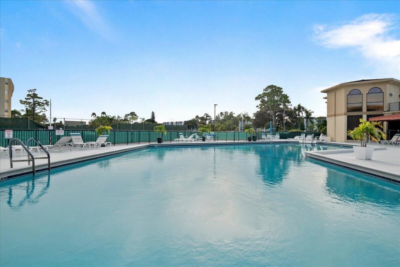 6698 10th Avenue N, Unit 305, Lake Worth, FL 33461 Photo
