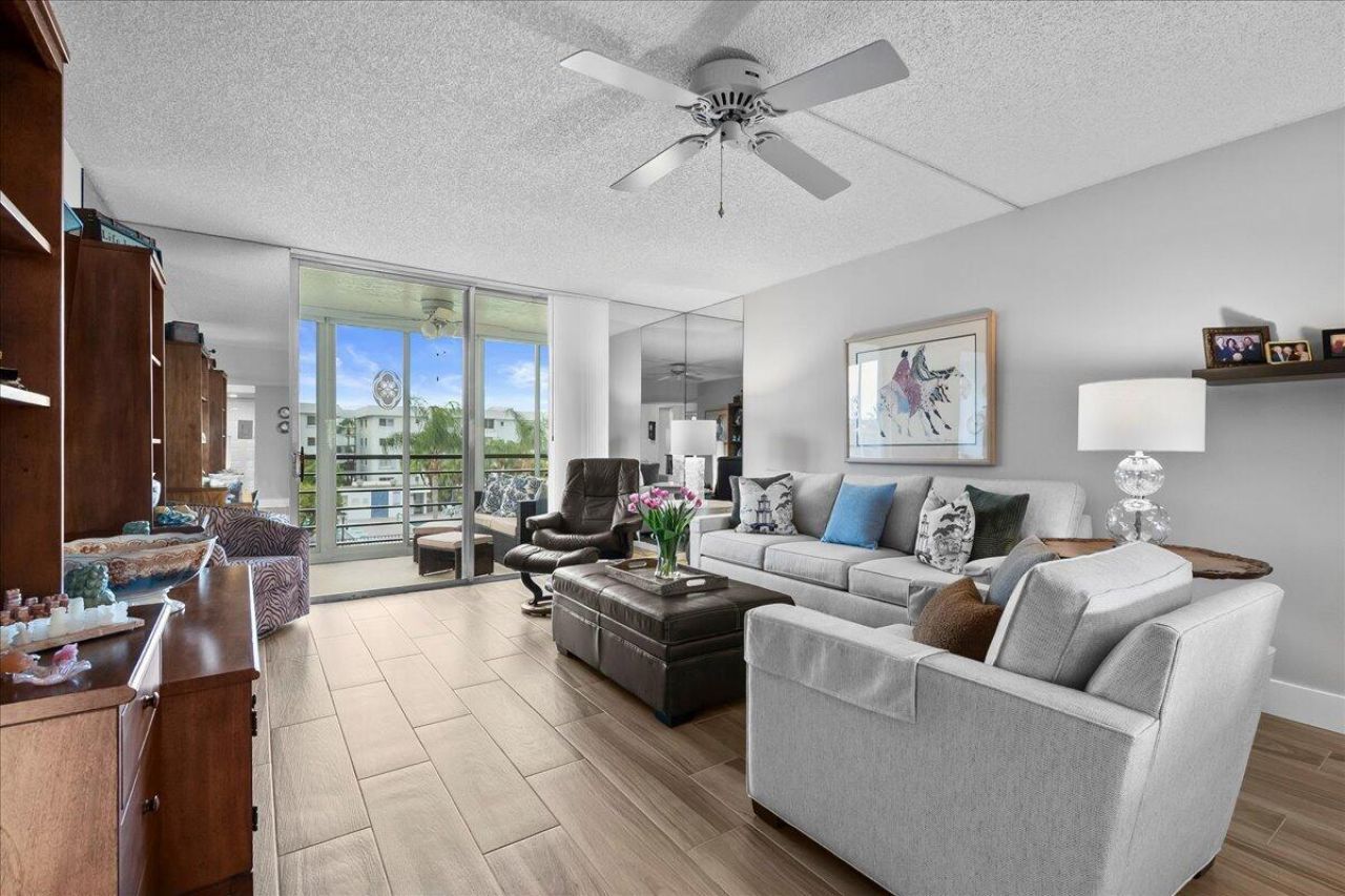 6698 10th Avenue N, Unit 305, Lake Worth, FL 33461 Photo