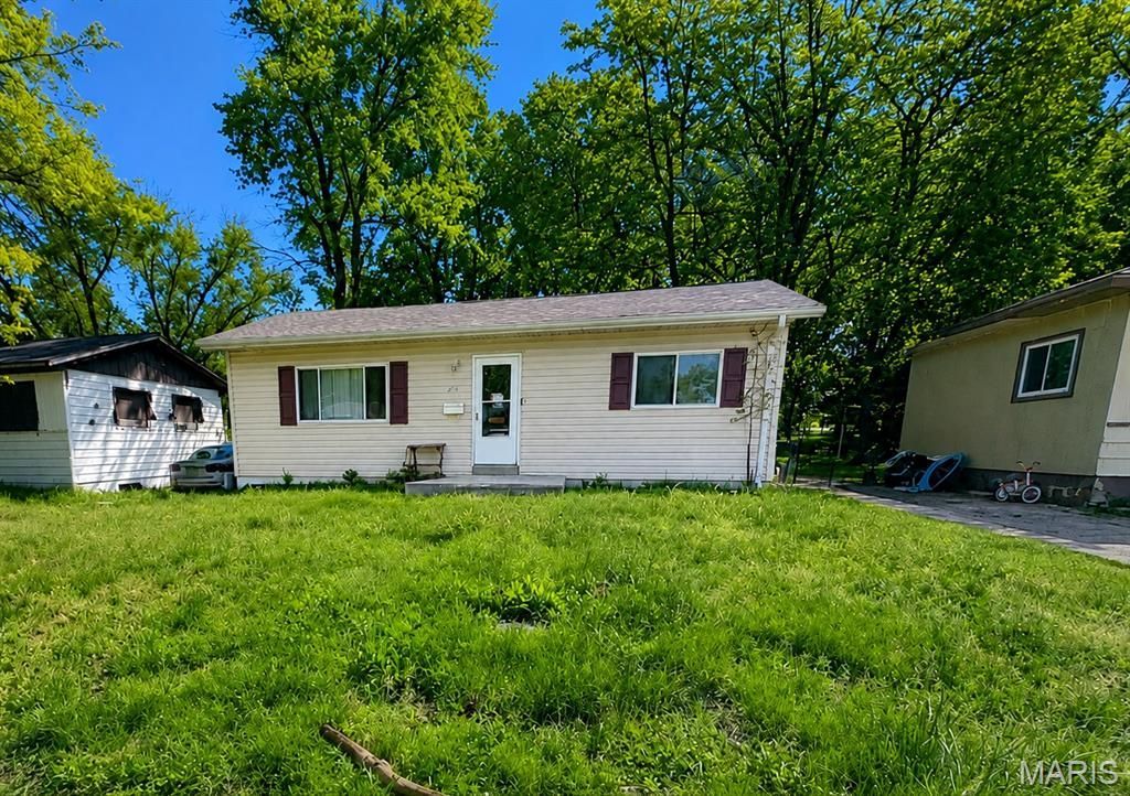 10512 Earl Drive, Saint Louis, MO 63136 Main Photo