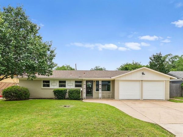 5220 Ammons Street, Haltom City, TX 76117
