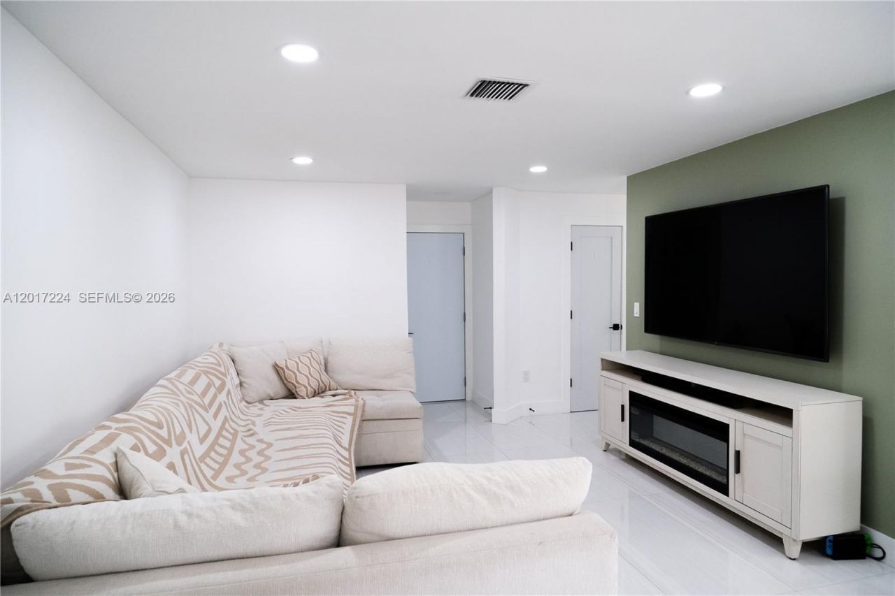 9586 SW 155th Ave, Miami, FL 33196 Photo